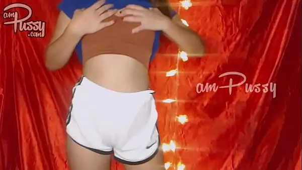 HD Amateur girl is stripping and posing naked najboljši videoposnetki