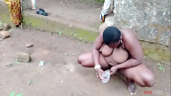 HD African Gift washed her pussy thoroughly before fucking the kings son outdoor शीर्ष वीडियो