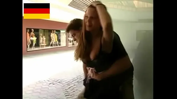 HD German Teen fucks in the public suosituinta videota