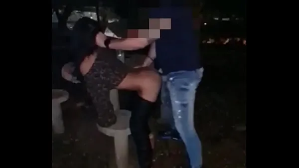 HD The cuckold took his girlfriend on a dogging street she gave in the square najlepšie videá