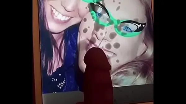 HD Blonde and brunette face full of cumshot κορυφαία βίντεο