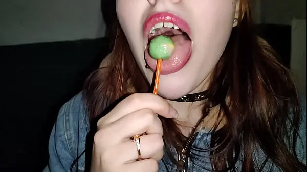 HD Licked the chupa chups thinking that it was a member of my fucker Video teratas
