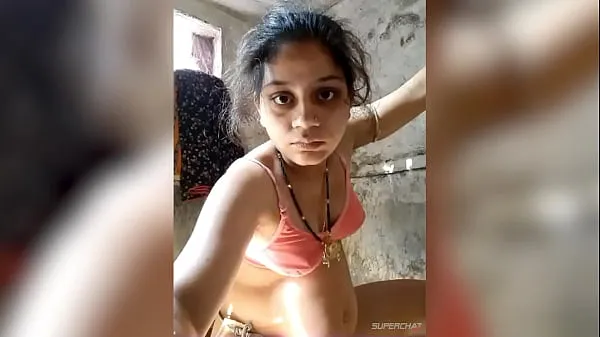 HD-Desi Bhabhi bathing and rubbing boobs topvideo's