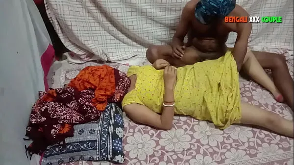 HD Indian hot maid fucking with owner elder son - BENGALI XXX COUPLE शीर्ष वीडियो