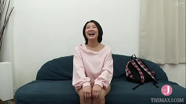 HD Short cut girl with cute Hakata dialect makes a great sex scene - Intro topp videoer