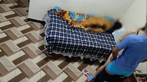 HD I fuck with my cuckold wife's friend while she is taking a nap, what a delicious ass of her friend while she rests, we enjoy fucking by her side najboljši videoposnetki
