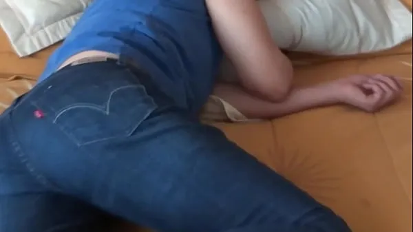 HD I couldn't resist anymore and asked my step sister-in-law to masturbate in front of me to jerk me off nejlepší videa