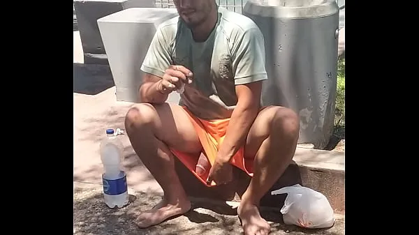 HD Homeless shows me the dick κορυφαία βίντεο