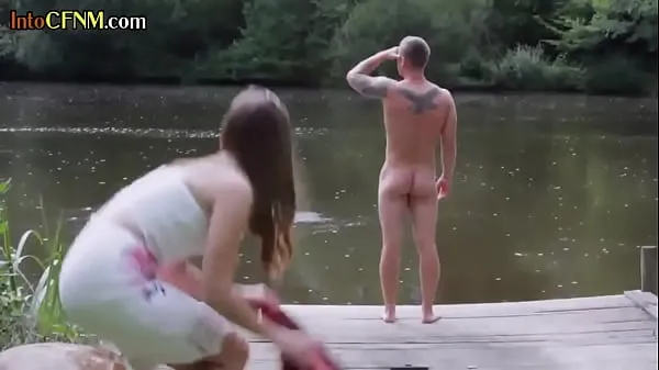 HD CFNM dominas sucking submissive outdoors in erotic group nejlepší videa