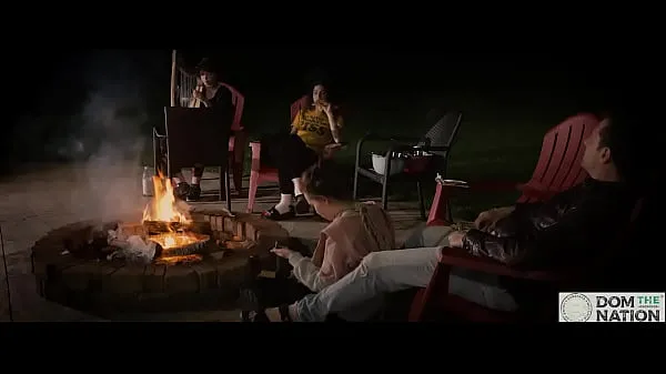 HD Campfire blowjob with smores and harp music วิดีโอยอดนิยม