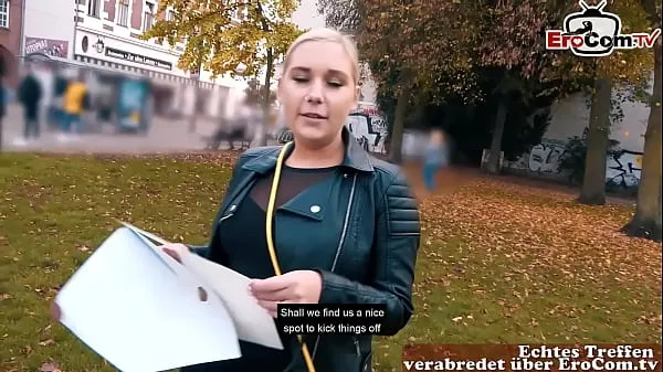 HD-German blonde with natural tits pick up at the street topvideo's