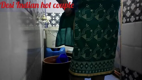 HD Desi Savita bhabhi nude bath in the bathroom xxx video najlepšie videá