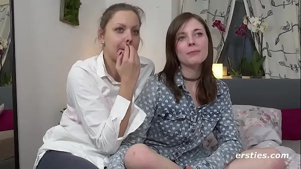 Video HD Julia Spoils Her Friend Sam hàng đầu