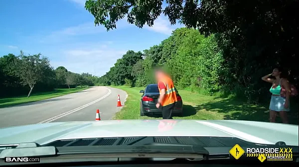 HD-Roadside - Busty Ashlyn Peaks Fucked By A Mechanic In The Woods topvideo's