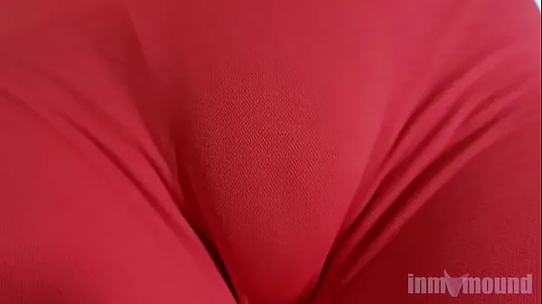 HD Part 2 - Trying on new Leggings like a youtuber. In part 1 I couldn't resist showing my pussy, in this one, I just showed my pussy mound through my tight pants najboljši videoposnetki