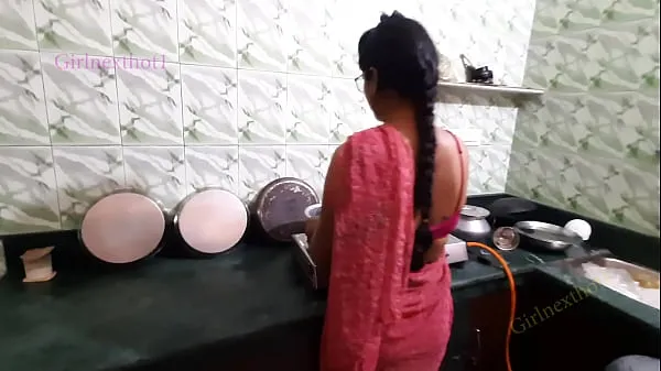 HD-Indian Bhabi Fucked in Kitchen by Devar - Bhabi in Red Saree topvideo's