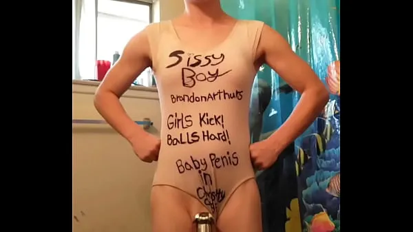 HD Sissy boy Brandon sucking cock najlepšie videá