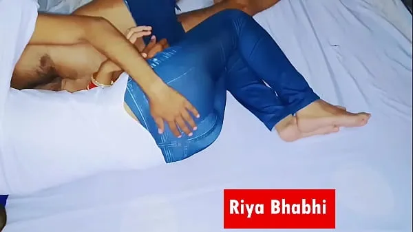 HD Do you look Hot & Sexy wearing jeans, sister-in-law, today I feel like fucking, Clear Hindi voice Video teratas