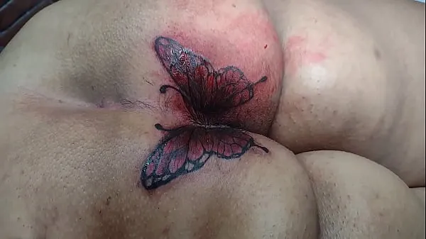 HD-MARY BUTTERFLY redoing her ass tattoo, husband ALEXANDRE as always filmed everything to show you guys to see and jerk off topvideo's