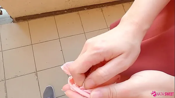 Video HD Sexy neighbor in public place wanted to get my cum on her panties. Risky handjob and blowjob - Active by Nata Sweet hàng đầu
