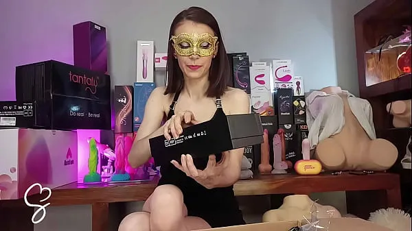 HD Sarah Sue Unboxing Mysterious Box of Sex Toys topp videoer