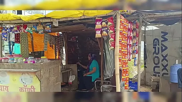 HD The brother-in-law called on the pretext of showing a new house and asked to show the tummy and the burr, then picking up the sari, he made me a bitch and fucked me tremendously Video teratas