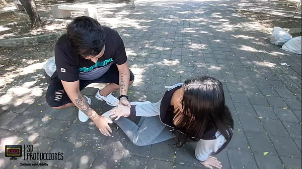 Video HD I help my neighbor to give her first aid and I end up fucking her at home hàng đầu