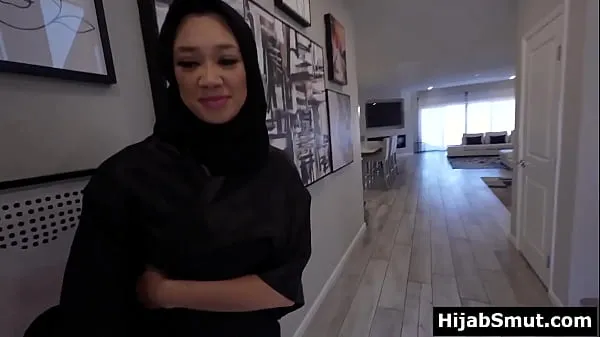 HD Muslim girl in hijab asks for a sex lesson suosituinta videota