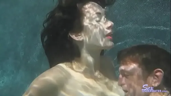 HD Evelyn is a Squealer Underwater nejlepší videa