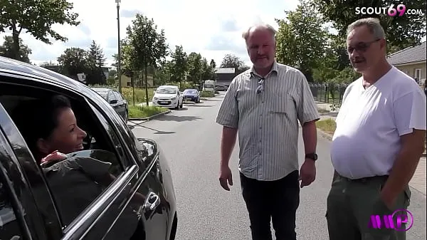 HD-Real Amateur Car Gangbang for German Mature Dacada in NRW topvideo's