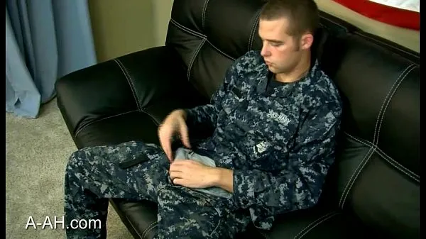 HD-Navy Airman Jacks His Rod topvideo's