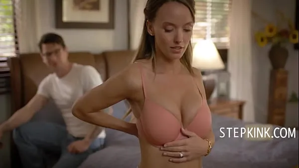 HD Seducing Stepmom With The Promise Of A Magical Massage legnépszerűbb videók