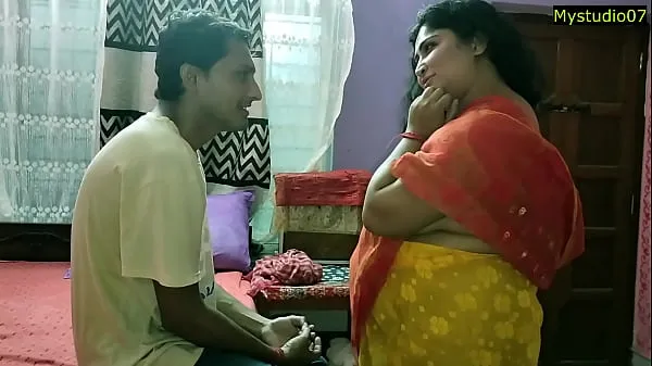 HD Indian Hot Bhabhi XXX sex with Innocent Boy! With Clear Audio 인기 동영상