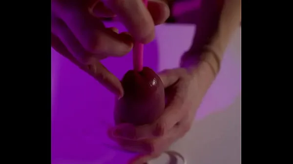HD BDSM penis bondage and fucking of the urethra with a vibrator before cum in mouth Video teratas