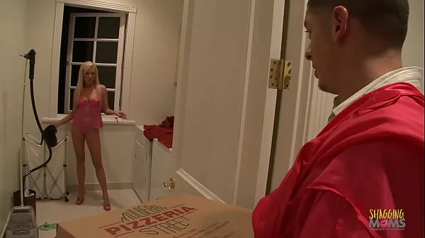 HD Hot blonde girl didn't have enough money to pay for pizza so she decided to suck the delivery guy's hard cock before letting him drill her trimmed pussy hard topp videoer