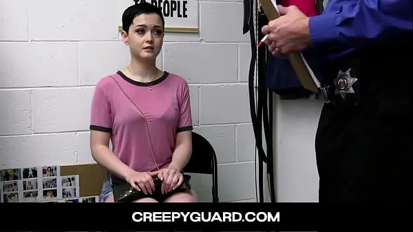 HD CreepyGuard-Conservative Girl Jade Valentine Shows Her Slutty Side By Stealing Dildo To Masturbate en iyi Videolar
