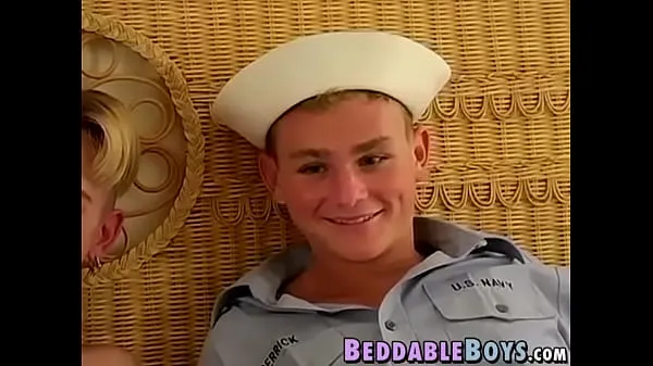 HD-Uniformed navy gays fuck after interview bästa videor