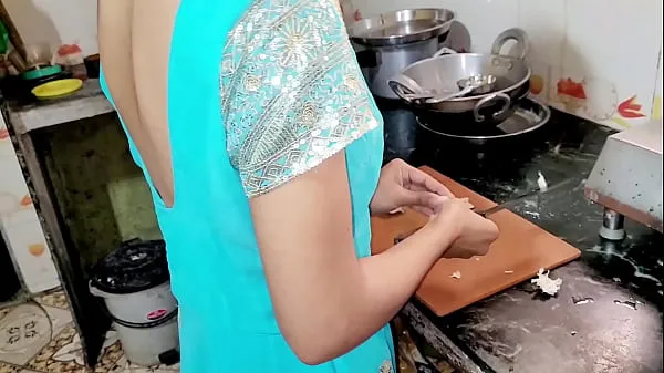 HD-Desi Bhabhi Was Working In The Kitchen When Her Husband Came And Fucked topvideo's