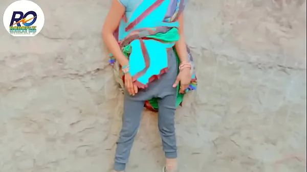 Video HD Indian Desi roboplx bhabhi ne saree show karke dikhai palambar vale ke chut ghar chudai Gand hàng đầu