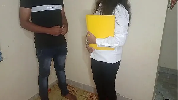 HD To increase the salary, the secretary fucks the boss in the office bathroom! in dirty hindi voice suosituinta videota