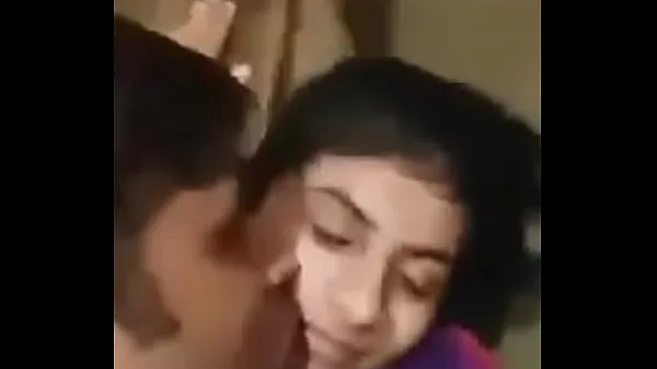 HD Desi girl pure desi ladki ki chudai hindi me chut fat gai κορυφαία βίντεο