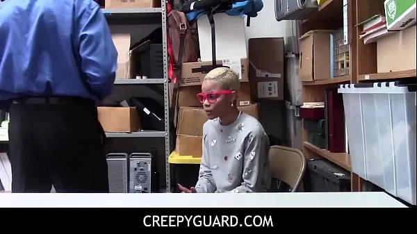 HD CreepyGuard - Black Tiny Teen Fucked By Guard- Arie Faye en iyi Videolar