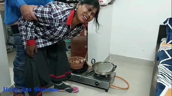 HD Indian doggystyle fucking with hot girl in kitchen najboljši videoposnetki