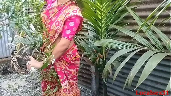 HD Bengali Desi Bhabhi Outdoor Chudai Devar Ke Saath red Saree main (Official Video By Localsex31 κορυφαία βίντεο