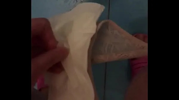 ایچ ڈی Brunette pissing during her period standing change pad showing dirty pussy and dirty pad ٹاپ ویڈیوز