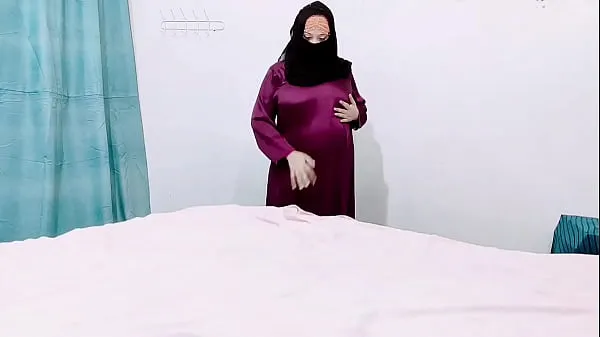 HD Arab Muslim Hijab Milf Fucking Pussy with a Cucumber วิดีโอยอดนิยม