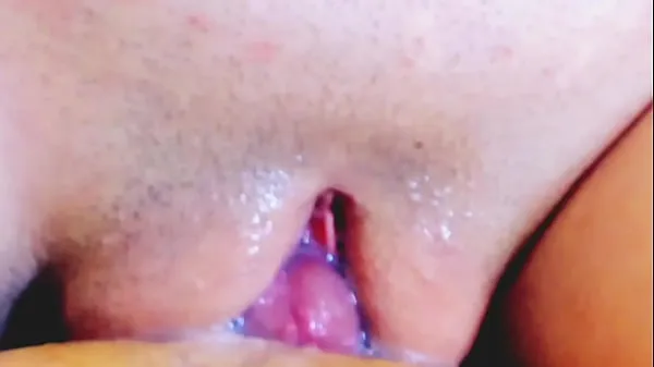 HD This bitch does not want to get off me even when I have already finished and continues to milk my cock with her tight perfect pussy Video teratas