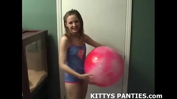 Video HD Petite belly dancer teen Kitty teasing and toying hàng đầu