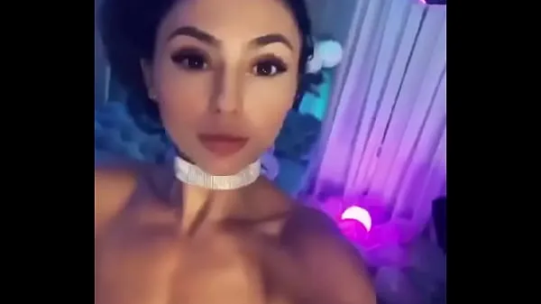 高清Nata Nikiforova shows off her figure热门视频