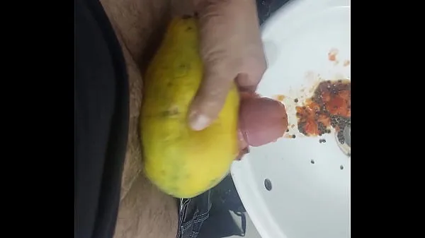 HD-Masturbation with fruits. What things have friends gotten into bästa videor